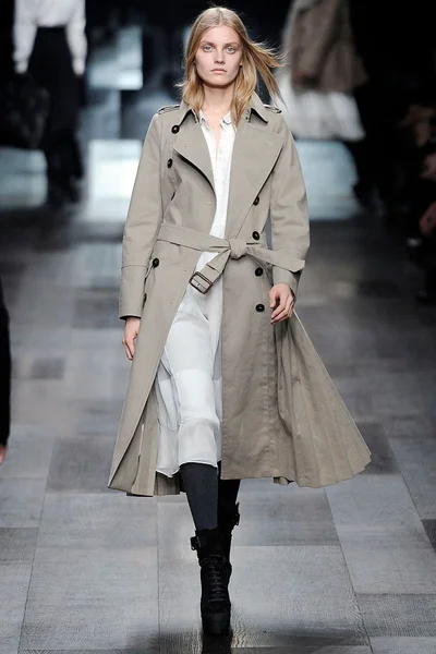 Look 7